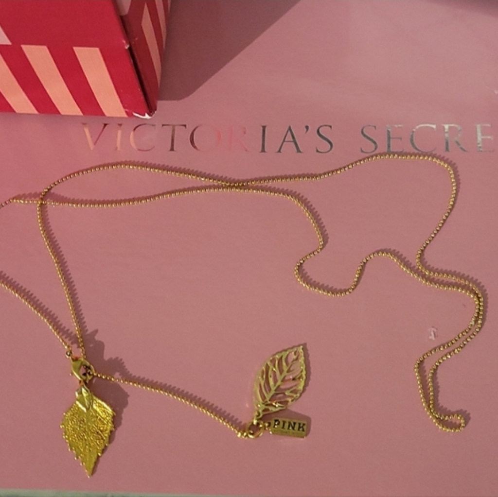 Vs Pink Gold Leaf Lariat Necklace